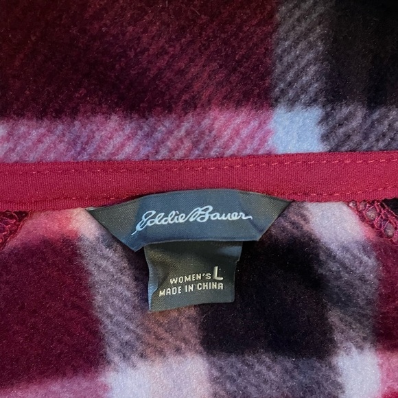 NWOT Eddie Bauer Half Zip - Picture 3 of 3